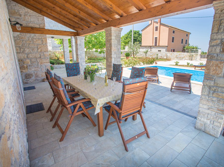 Villa mit Pool in Istrien-Aussenbereich