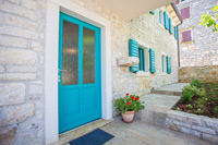 Villa with swimming pool for rent-front