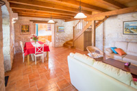 Villa with swimming pool for rent-dining room