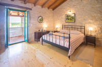 Villa with swimming pool for rent-room with balcony